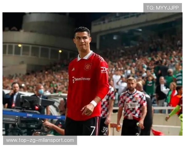 C罗再次梅开二度，曼联4-0大胜热刺，士气高涨